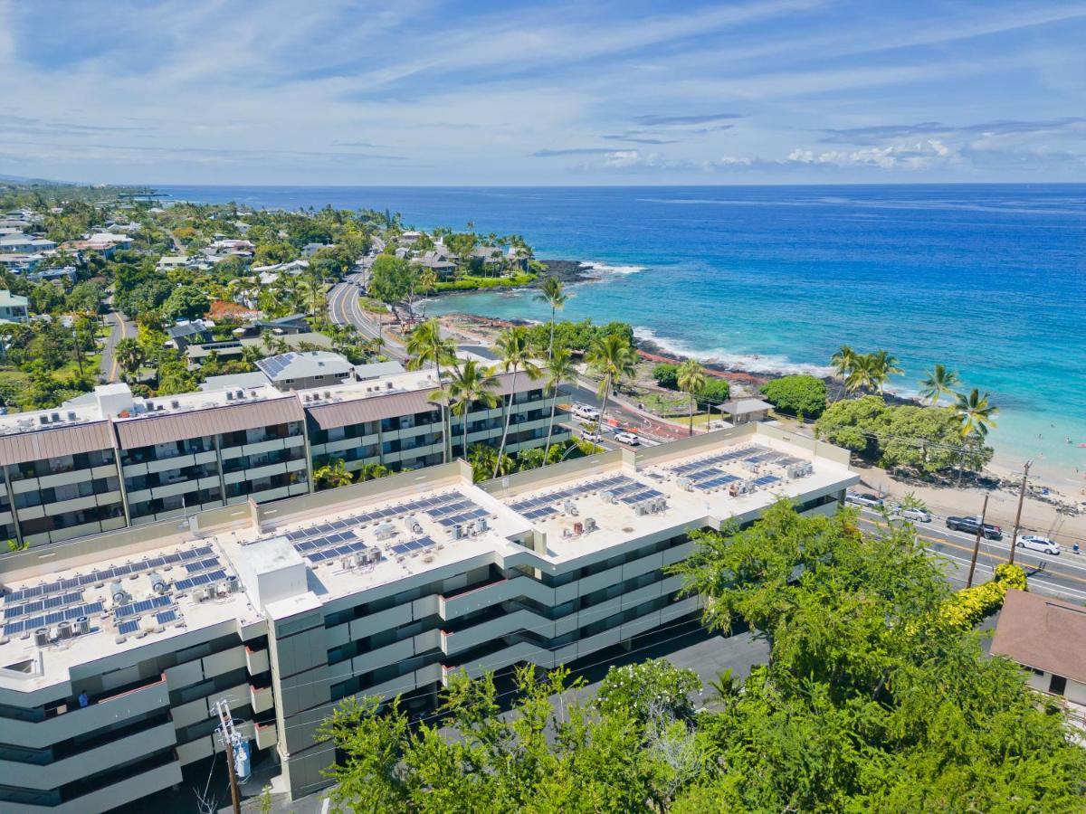 Family Getaway - Lava Room At Magic Sands Beach Kailua-Kona Exteriör bild