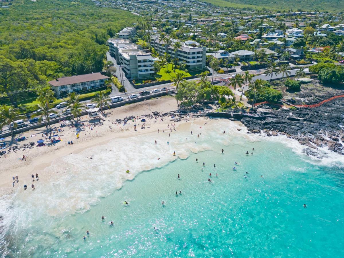 Family Getaway - Lava Room At Magic Sands Beach Kailua-Kona Exteriör bild