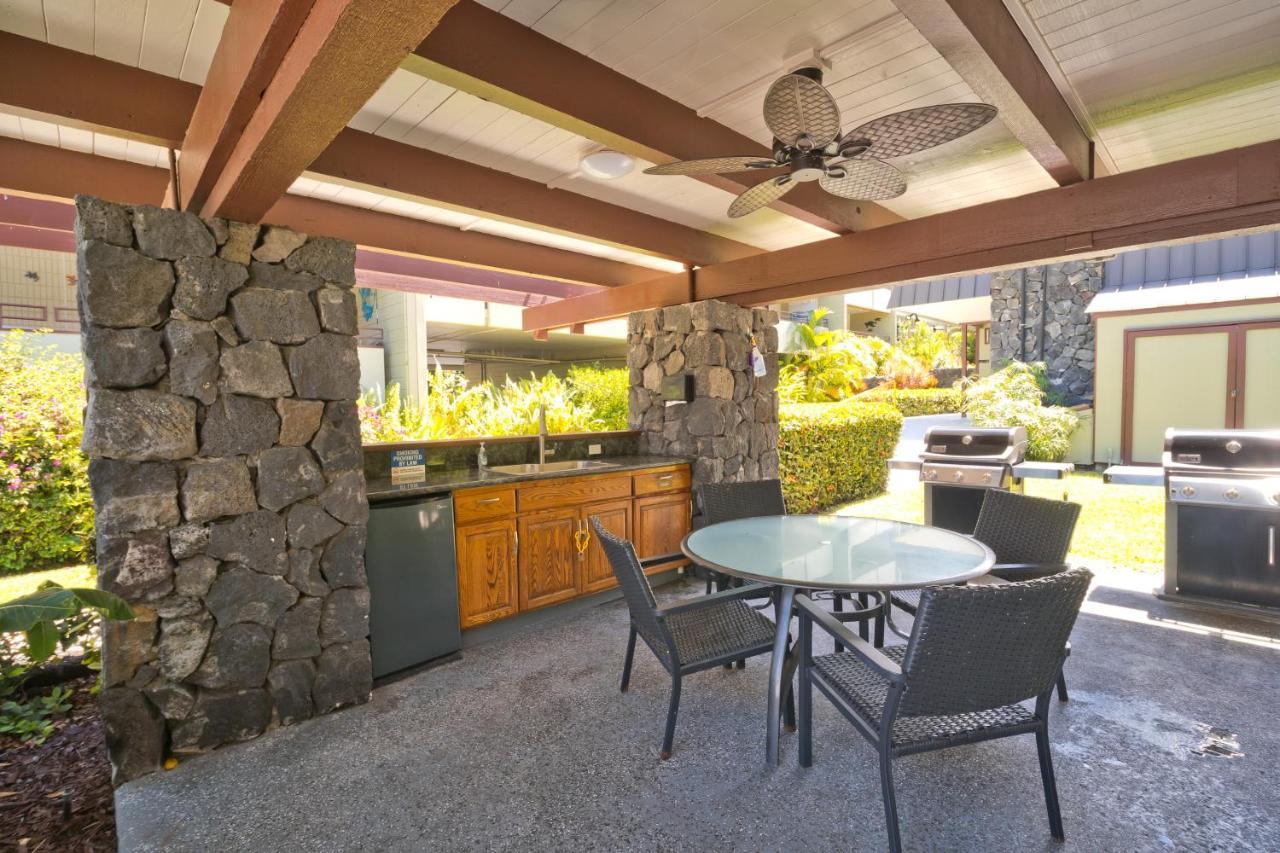Family Getaway - Lava Room At Magic Sands Beach Kailua-Kona Exteriör bild